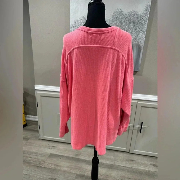 Maurice’s Textured Hot Pink Crew - Picture 4 of 4